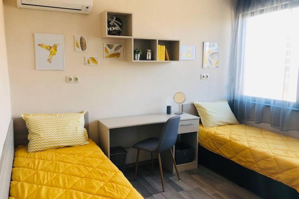 Lovely 3-Bedroom Apartment For 7 Ppl At The Centre Варна Экстерьер фото