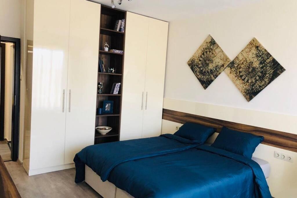 Lovely 3-Bedroom Apartment For 7 Ppl At The Centre Варна Экстерьер фото