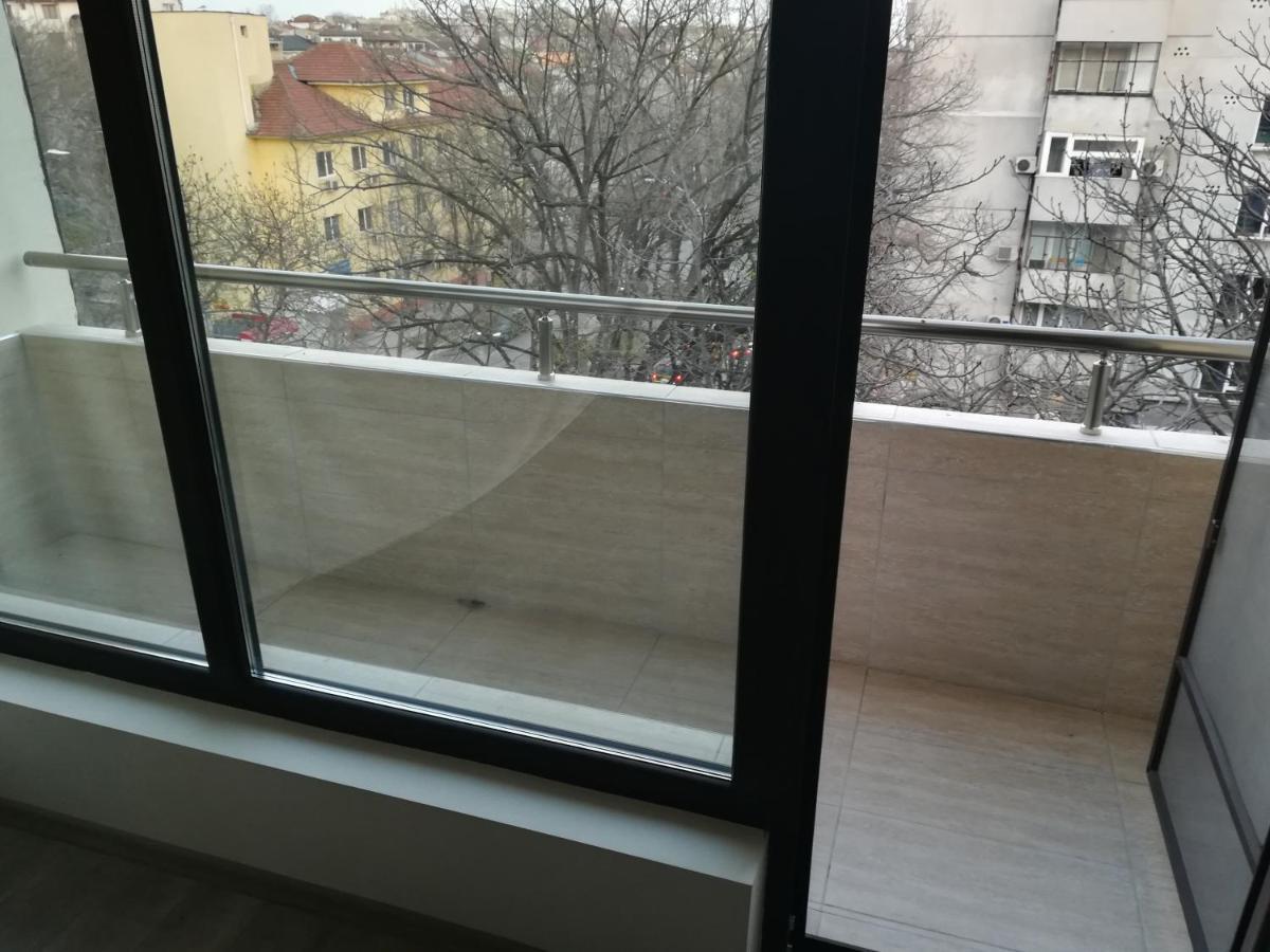 Lovely 3-Bedroom Apartment For 7 Ppl At The Centre Варна Экстерьер фото